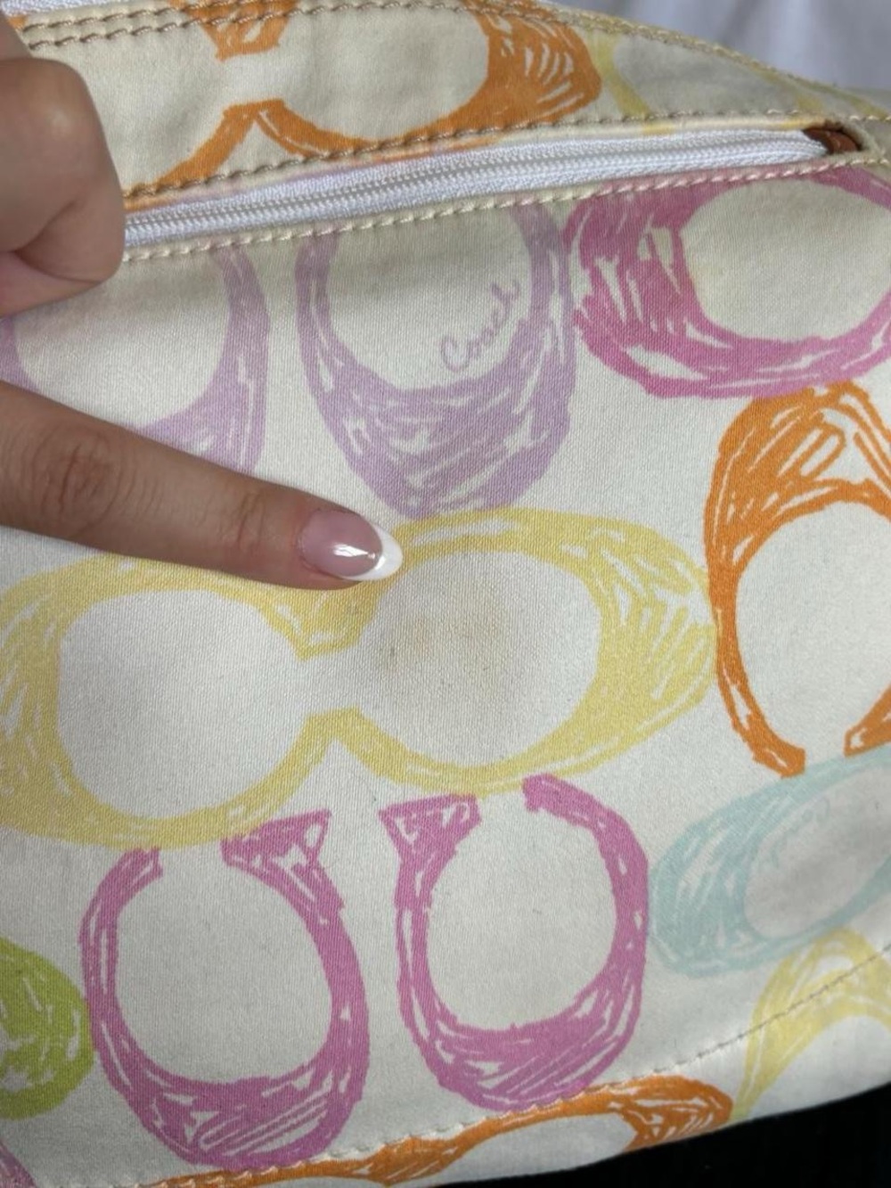 Vintage Coach signature scribble multicolour purse - Picture 5 of 7